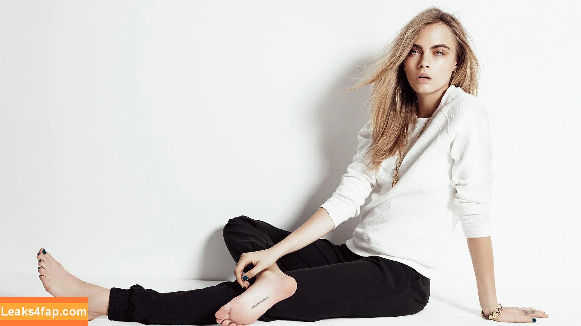 Cara Delevingne / CaraDelevingneOfficialPage / caradelevingne слитое фото фото #0331