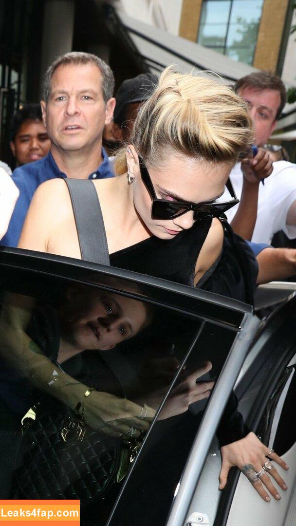 Cara Delevingne / CaraDelevingneOfficialPage / caradelevingne leaked photo photo #0349