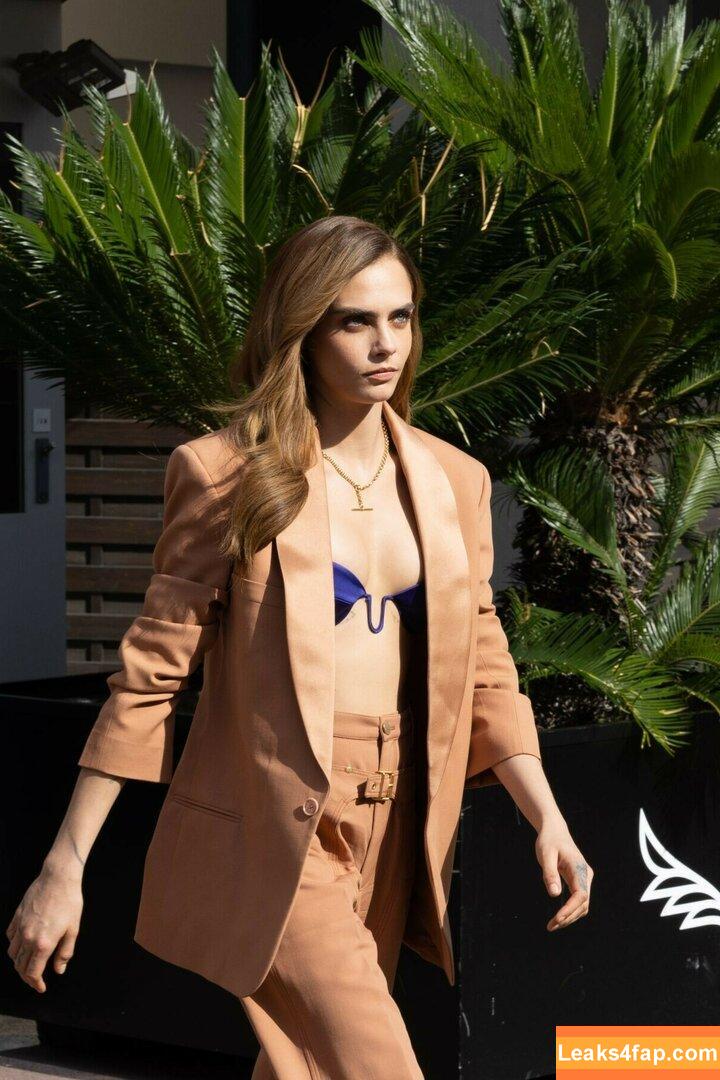 Cara Delevingne / CaraDelevingneOfficialPage / caradelevingne слитое фото фото #0352