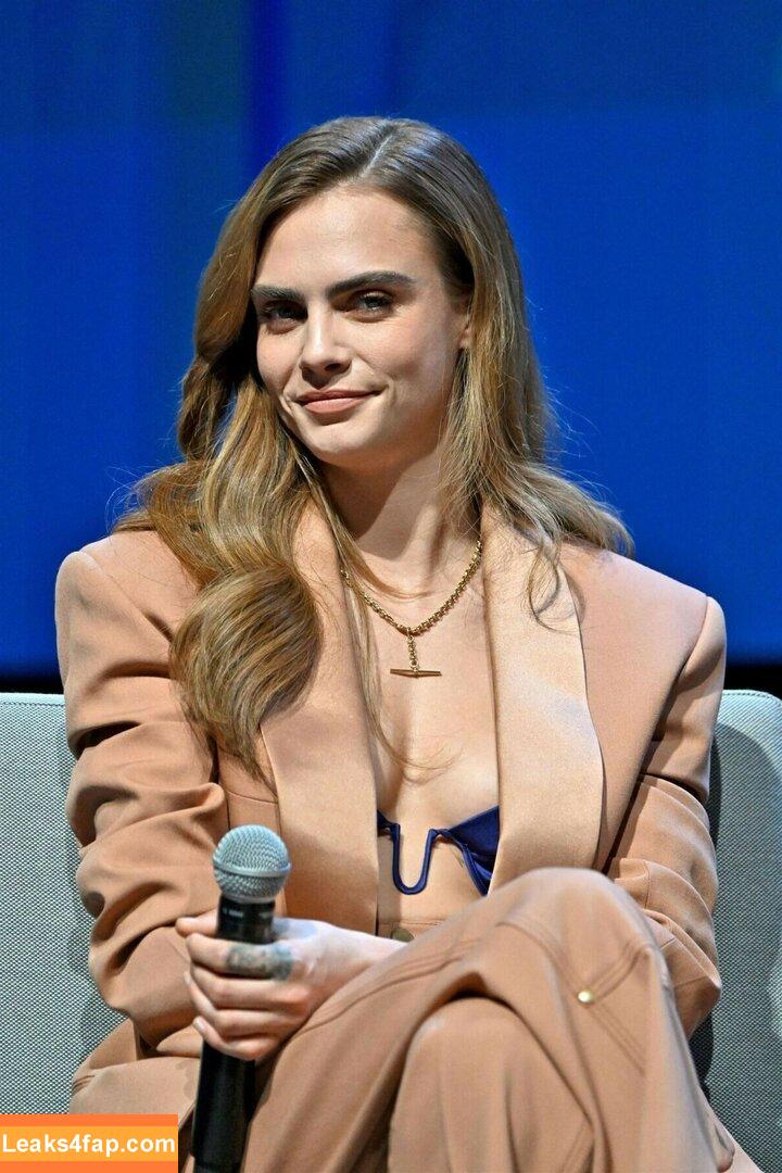 Cara Delevingne / CaraDelevingneOfficialPage / caradelevingne слитое фото фото #0356