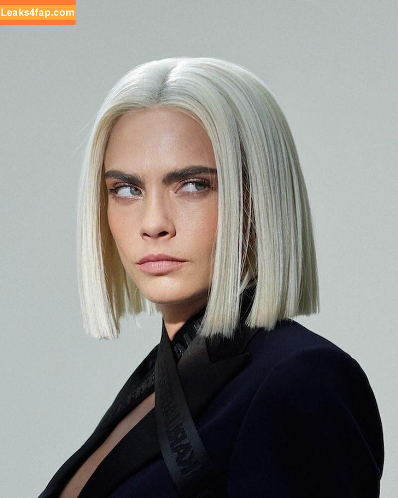 Cara Delevingne / CaraDelevingneOfficialPage / caradelevingne leaked photo photo #0371