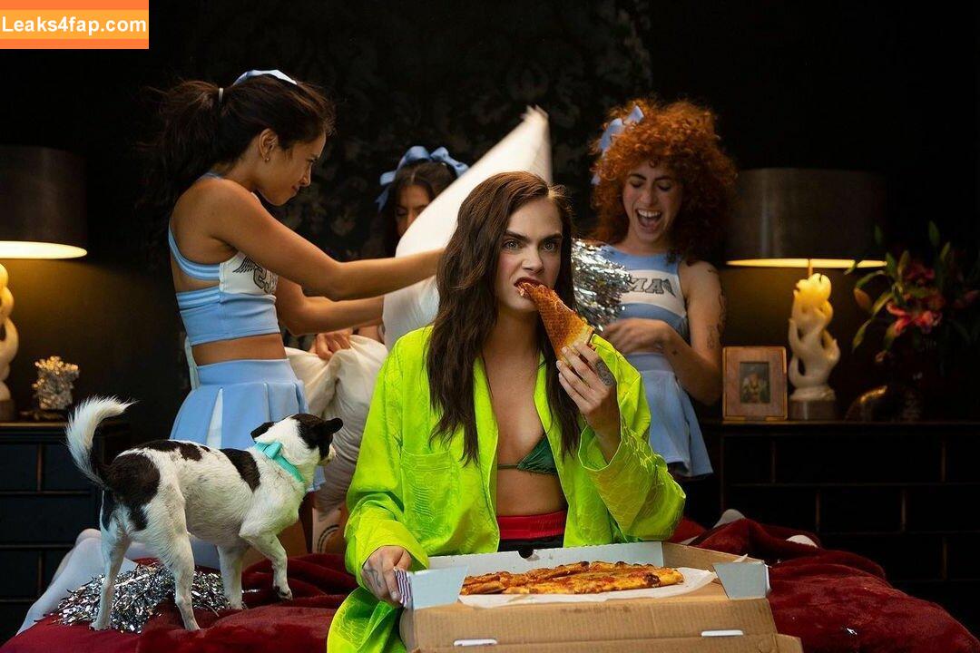 Cara Delevingne / CaraDelevingneOfficialPage / caradelevingne слитое фото фото #0418