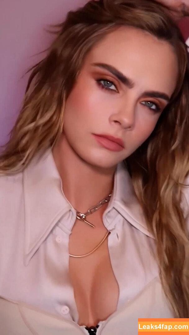 Cara Delevingne / CaraDelevingneOfficialPage / caradelevingne слитое фото фото #0427