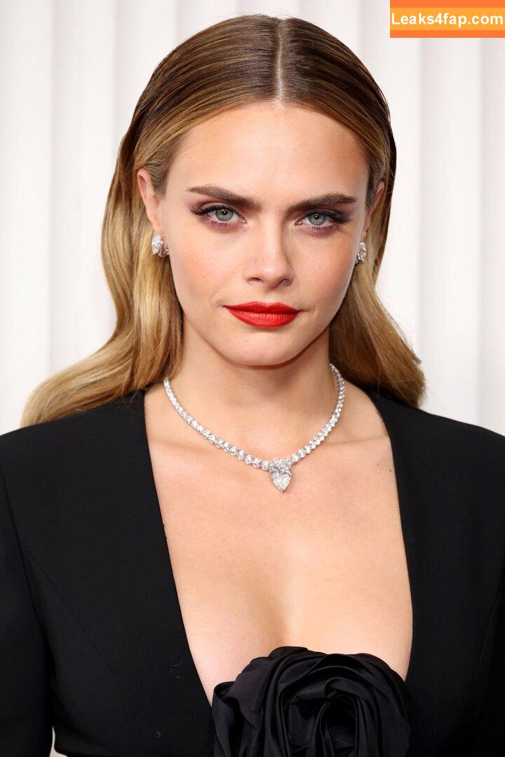 Cara Delevingne / CaraDelevingneOfficialPage / caradelevingne слитое фото фото #0435