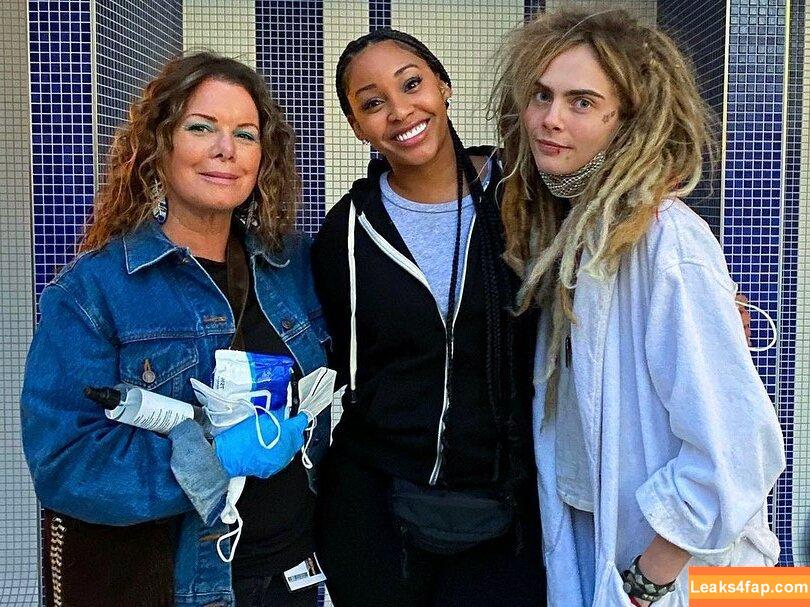 Cara Delevingne / CaraDelevingneOfficialPage / caradelevingne слитое фото фото #0454