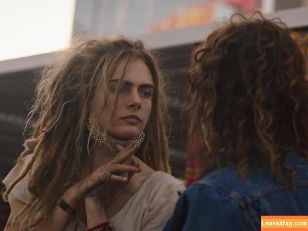 Cara Delevingne / CaraDelevingneOfficialPage / caradelevingne слитое фото фото #0457