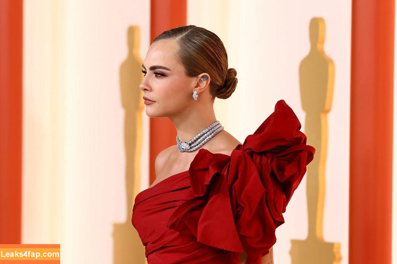 Cara Delevingne / CaraDelevingneOfficialPage / caradelevingne слитое фото фото #0464