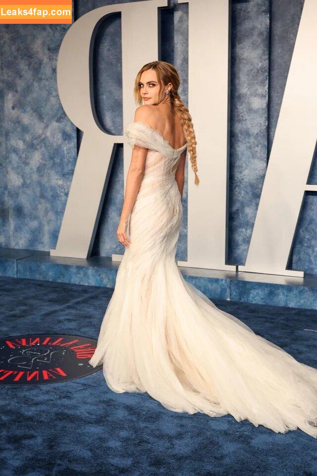 Cara Delevingne / CaraDelevingneOfficialPage / caradelevingne слитое фото фото #0471