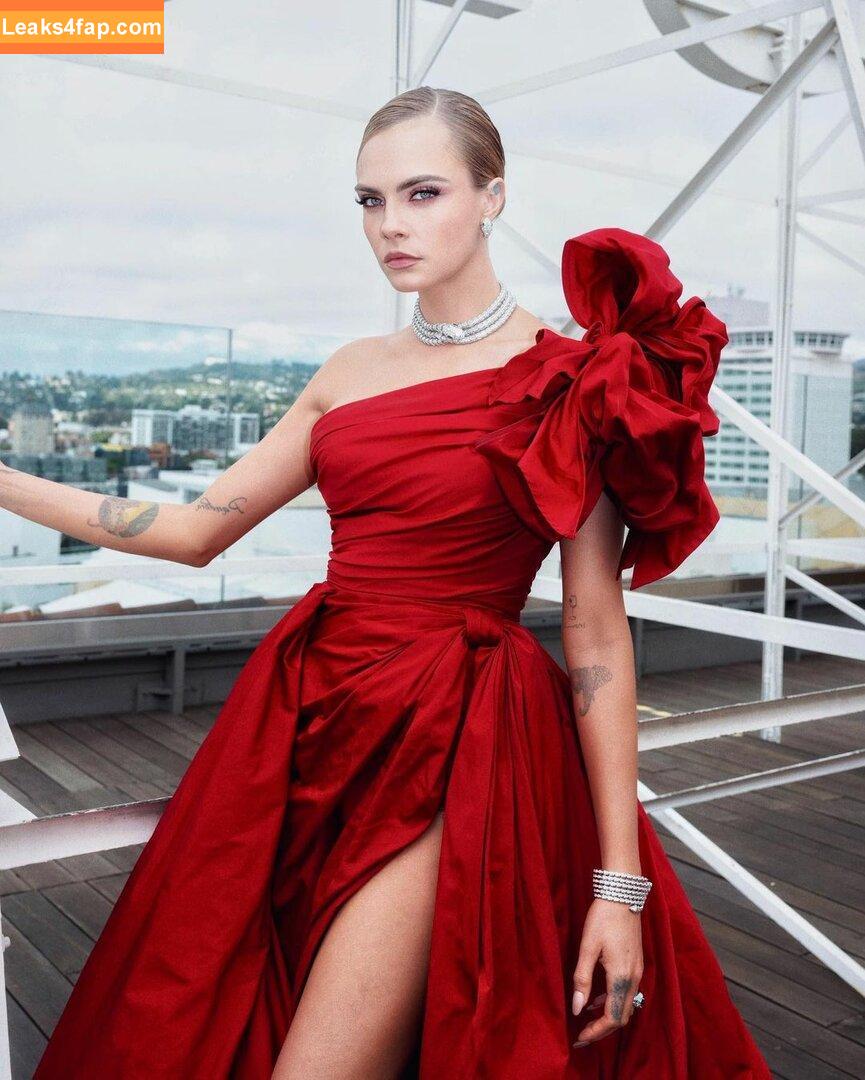 Cara Delevingne / CaraDelevingneOfficialPage / caradelevingne слитое фото фото #0474