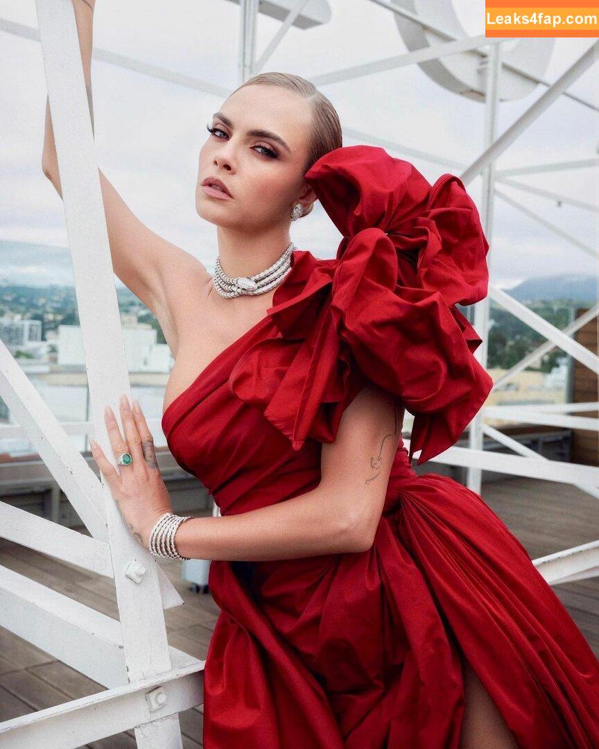 Cara Delevingne / CaraDelevingneOfficialPage / caradelevingne слитое фото фото #0477