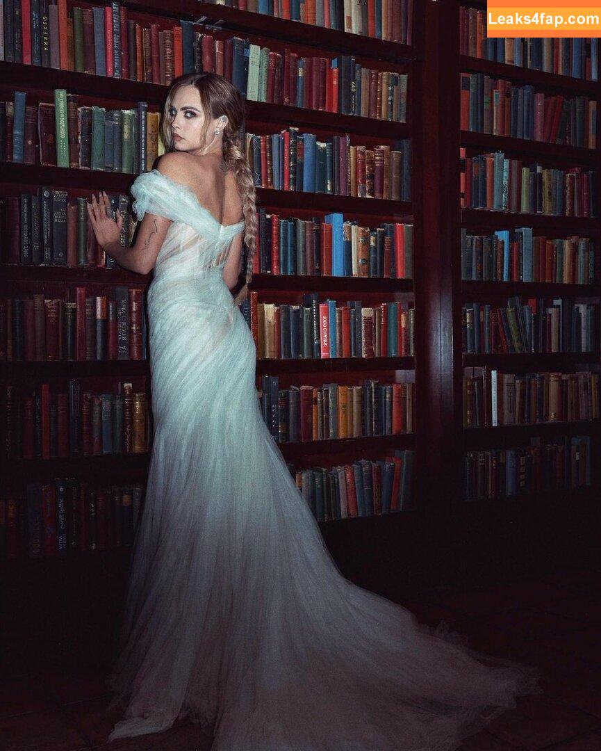 Cara Delevingne / CaraDelevingneOfficialPage / caradelevingne слитое фото фото #0481