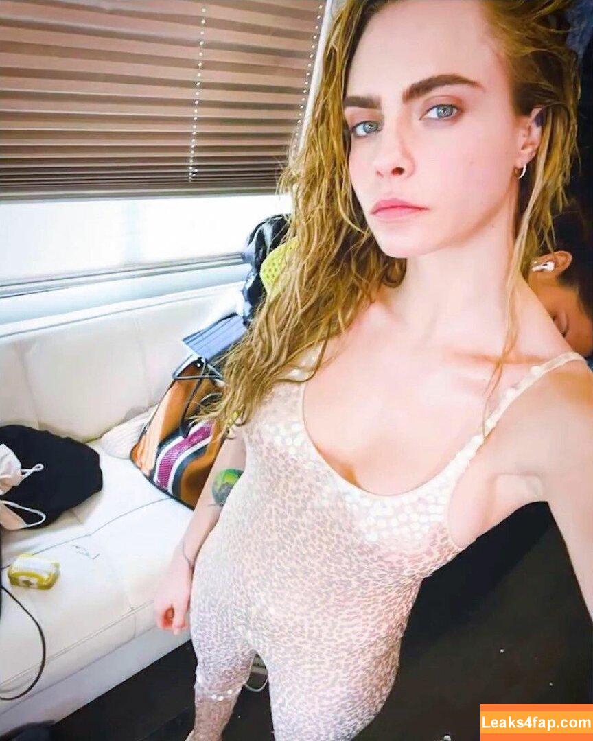 Cara Delevingne / CaraDelevingneOfficialPage / caradelevingne слитое фото фото #0485