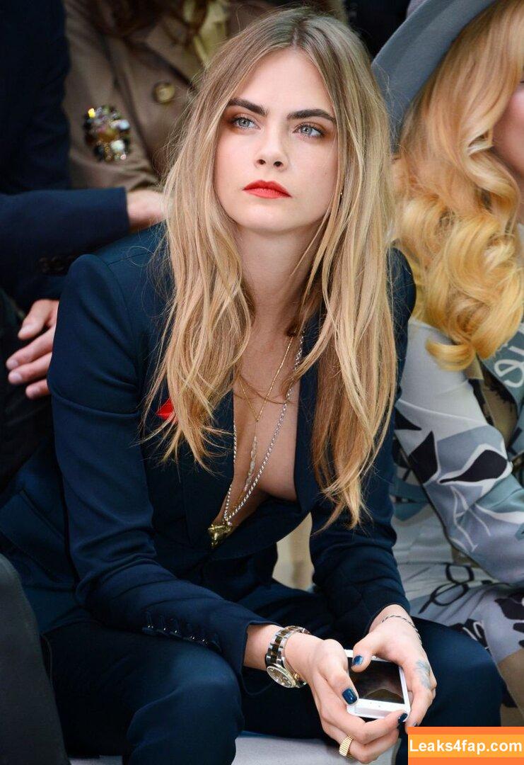 Cara Delevingne / CaraDelevingneOfficialPage / caradelevingne слитое фото фото #0487