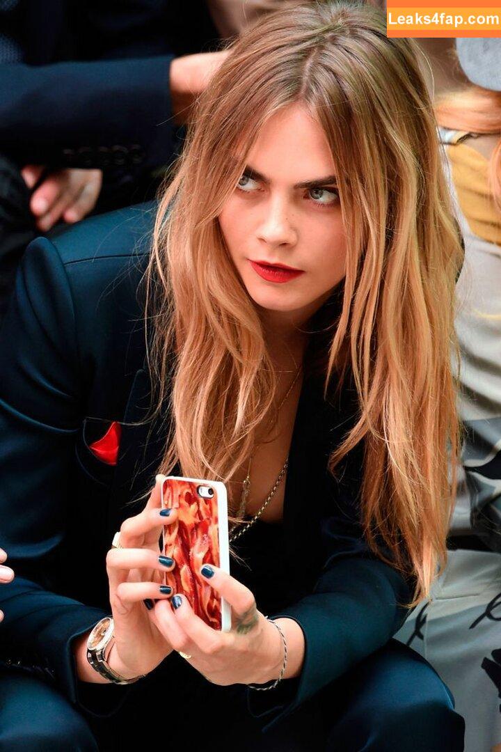 Cara Delevingne / CaraDelevingneOfficialPage / caradelevingne слитое фото фото #0489