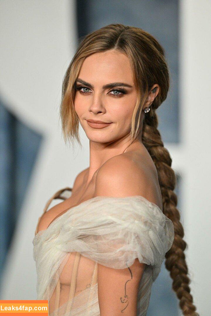 Cara Delevingne / CaraDelevingneOfficialPage / caradelevingne leaked photo photo #0508