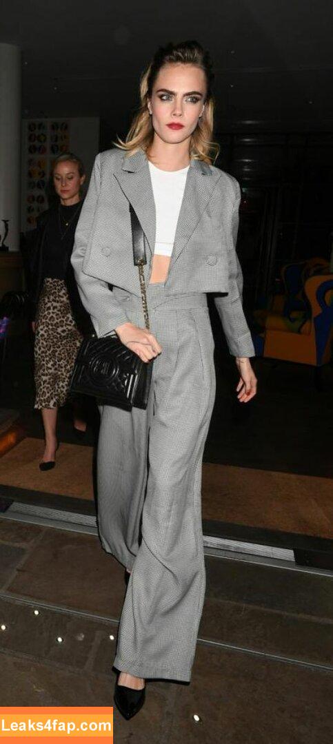 Cara Delevingne / CaraDelevingneOfficialPage / caradelevingne leaked photo photo #0528
