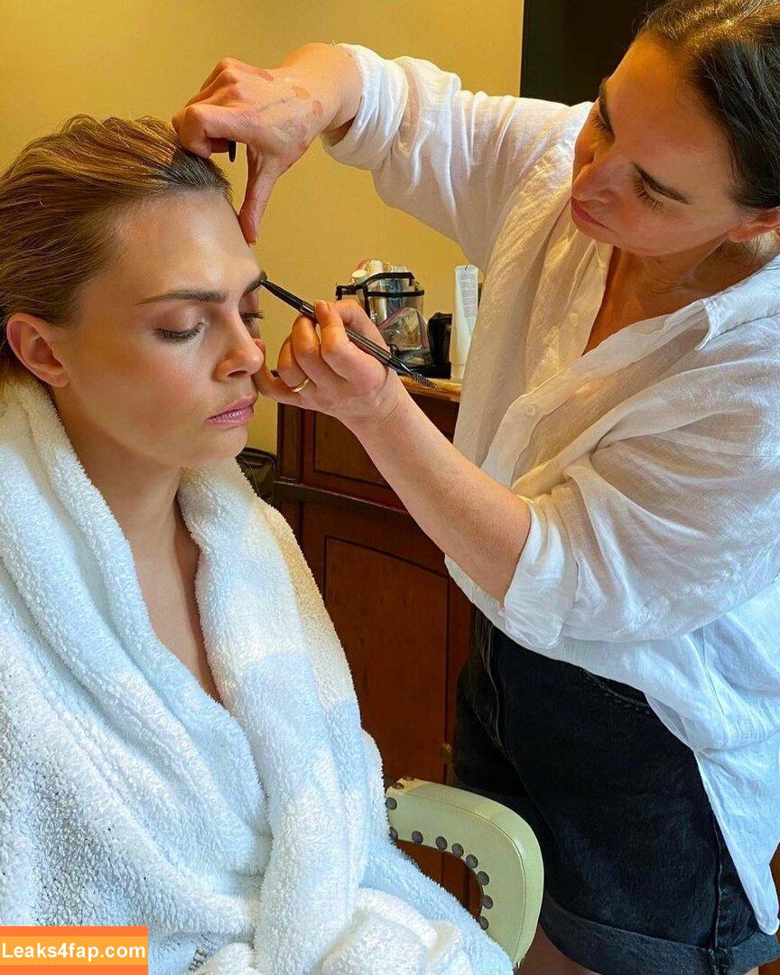 Cara Delevingne / CaraDelevingneOfficialPage / caradelevingne слитое фото фото #0529
