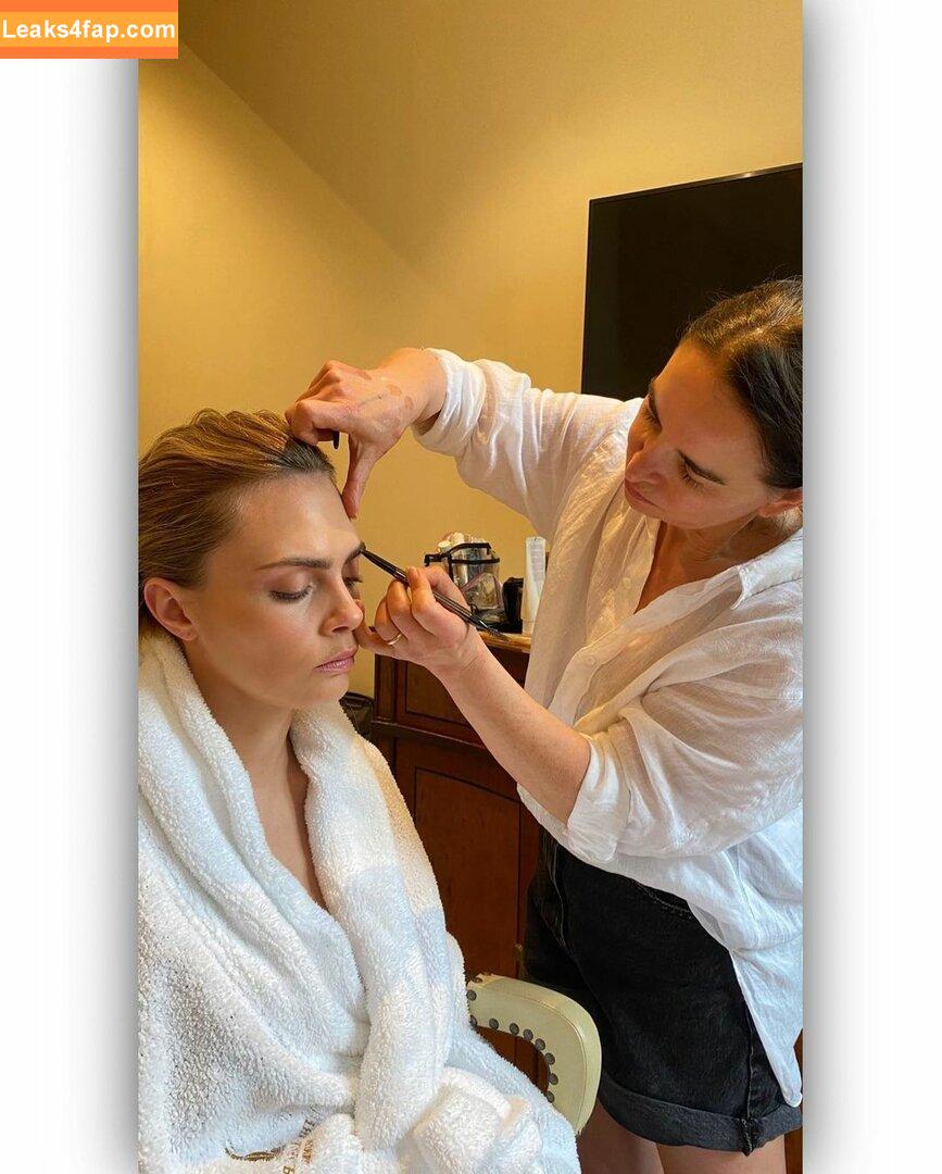 Cara Delevingne / CaraDelevingneOfficialPage / caradelevingne слитое фото фото #0530