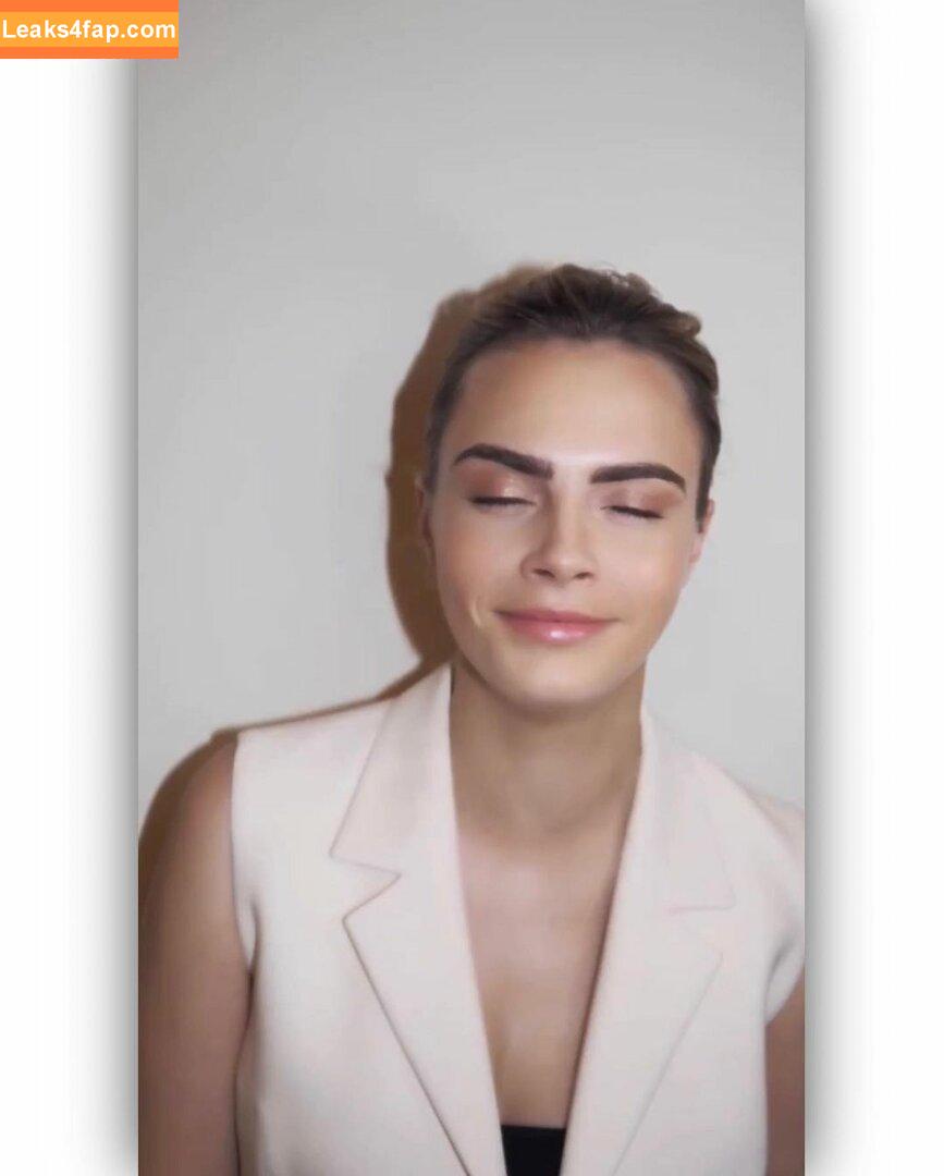 Cara Delevingne / CaraDelevingneOfficialPage / caradelevingne leaked photo photo #0533