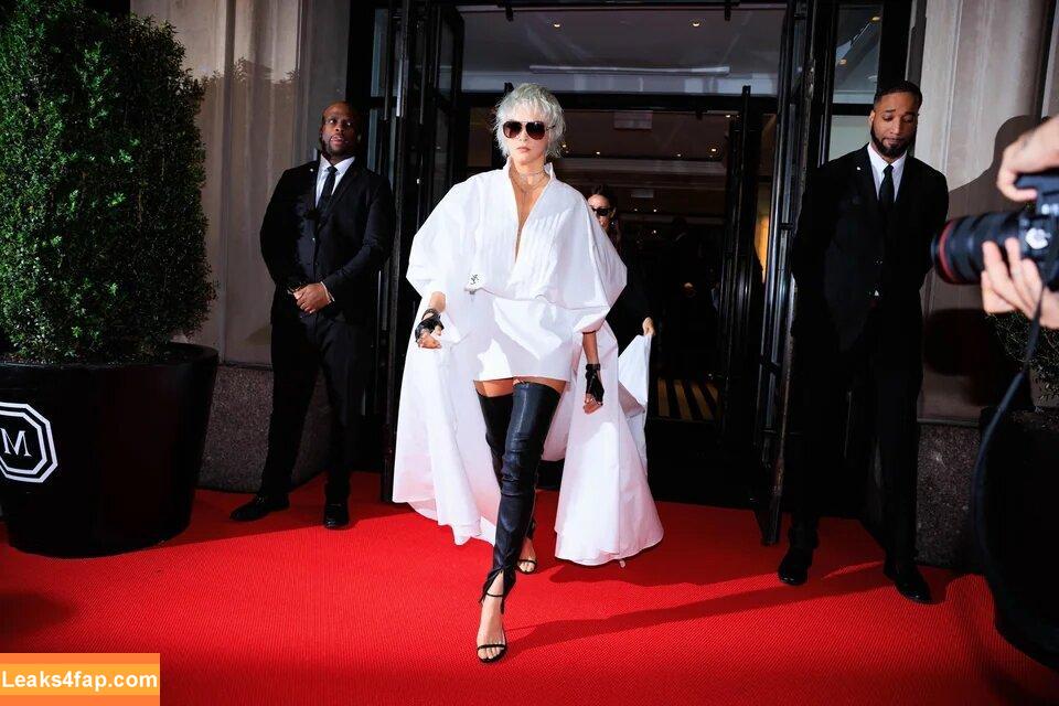 Cara Delevingne / CaraDelevingneOfficialPage / caradelevingne слитое фото фото #0543