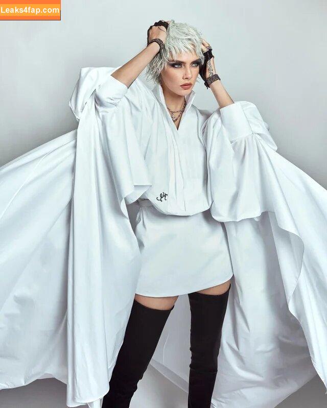 Cara Delevingne / CaraDelevingneOfficialPage / caradelevingne leaked photo photo #0545