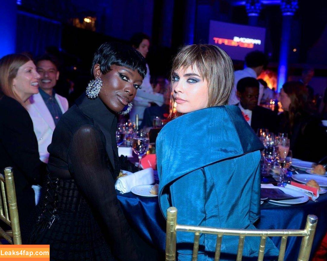 Cara Delevingne / CaraDelevingneOfficialPage / caradelevingne слитое фото фото #0581