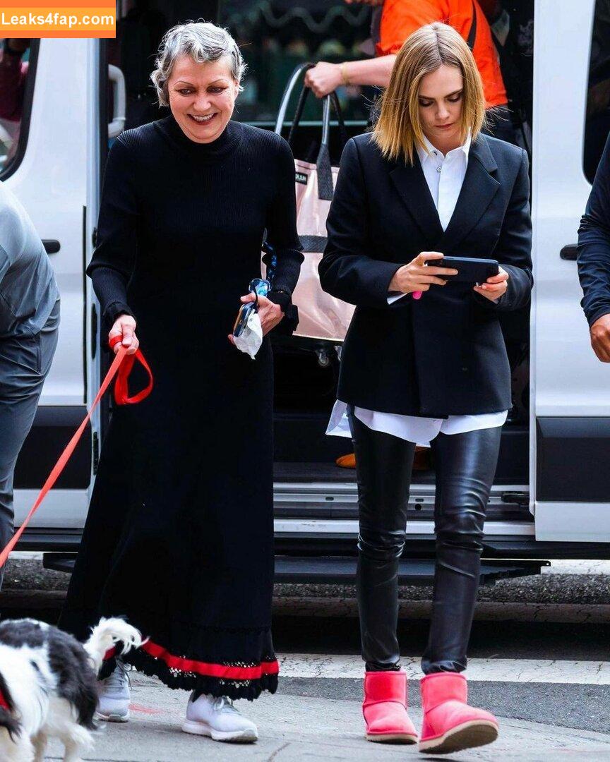 Cara Delevingne / CaraDelevingneOfficialPage / caradelevingne слитое фото фото #0625