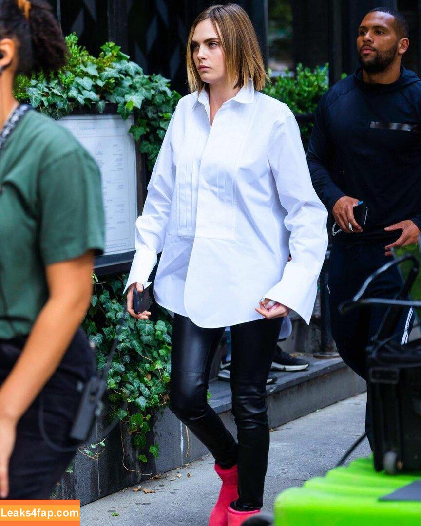 Cara Delevingne / CaraDelevingneOfficialPage / caradelevingne слитое фото фото #0627