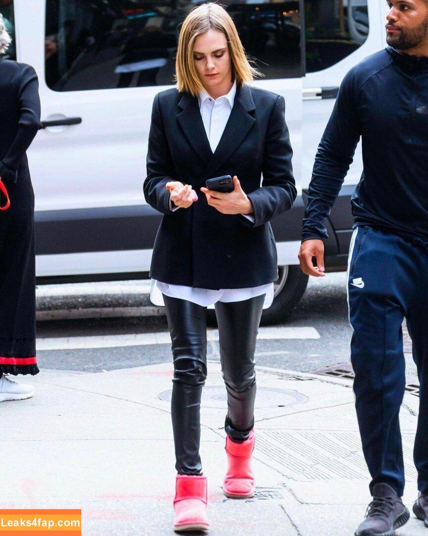 Cara Delevingne / CaraDelevingneOfficialPage / caradelevingne слитое фото фото #0629
