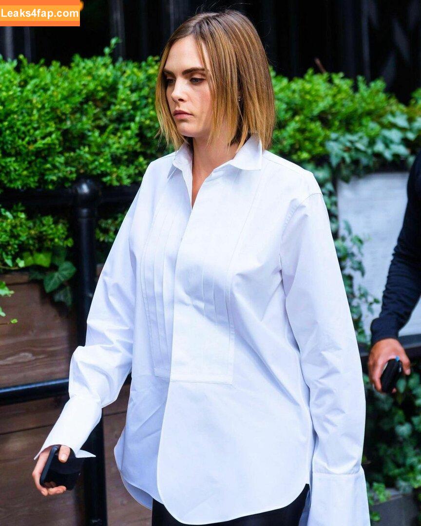 Cara Delevingne / CaraDelevingneOfficialPage / caradelevingne слитое фото фото #0635
