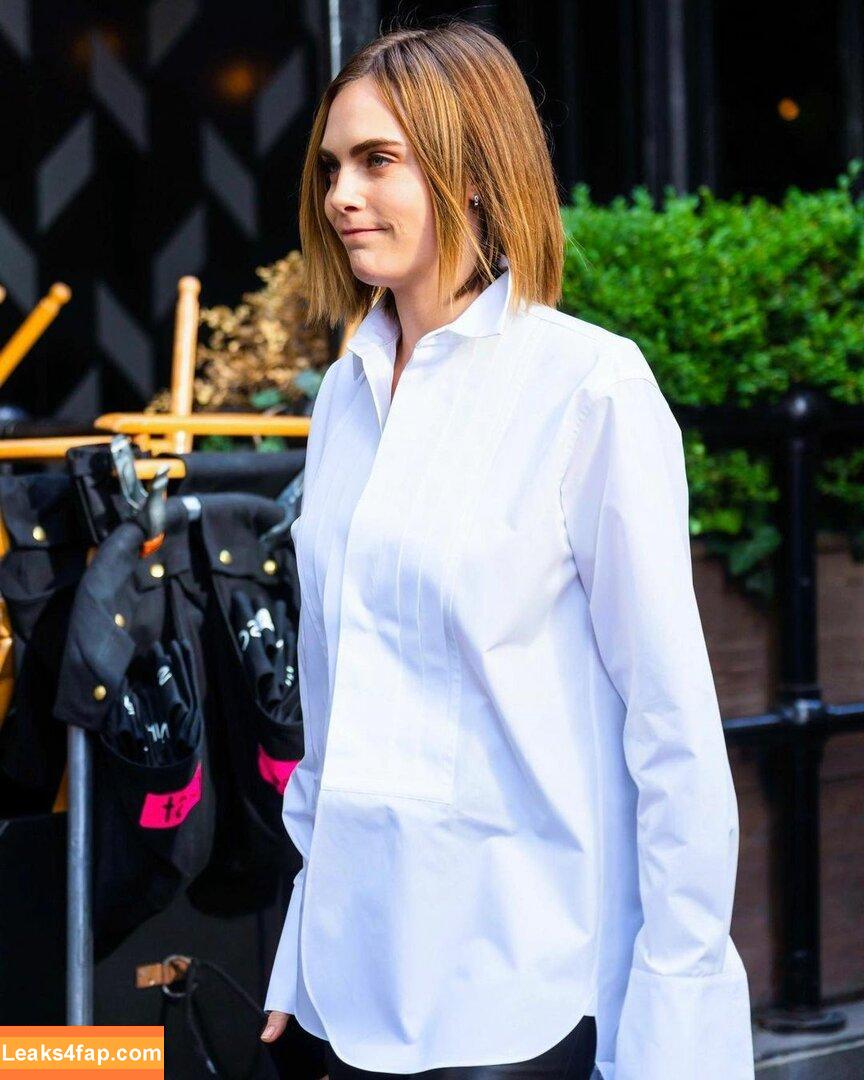 Cara Delevingne / CaraDelevingneOfficialPage / caradelevingne слитое фото фото #0639