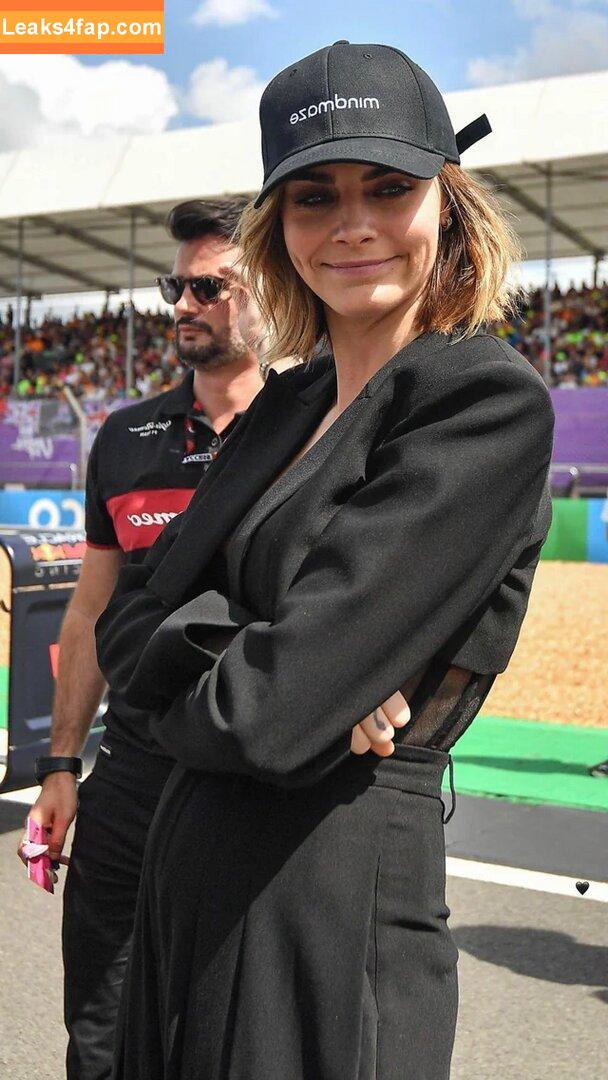 Cara Delevingne / CaraDelevingneOfficialPage / caradelevingne слитое фото фото #0654