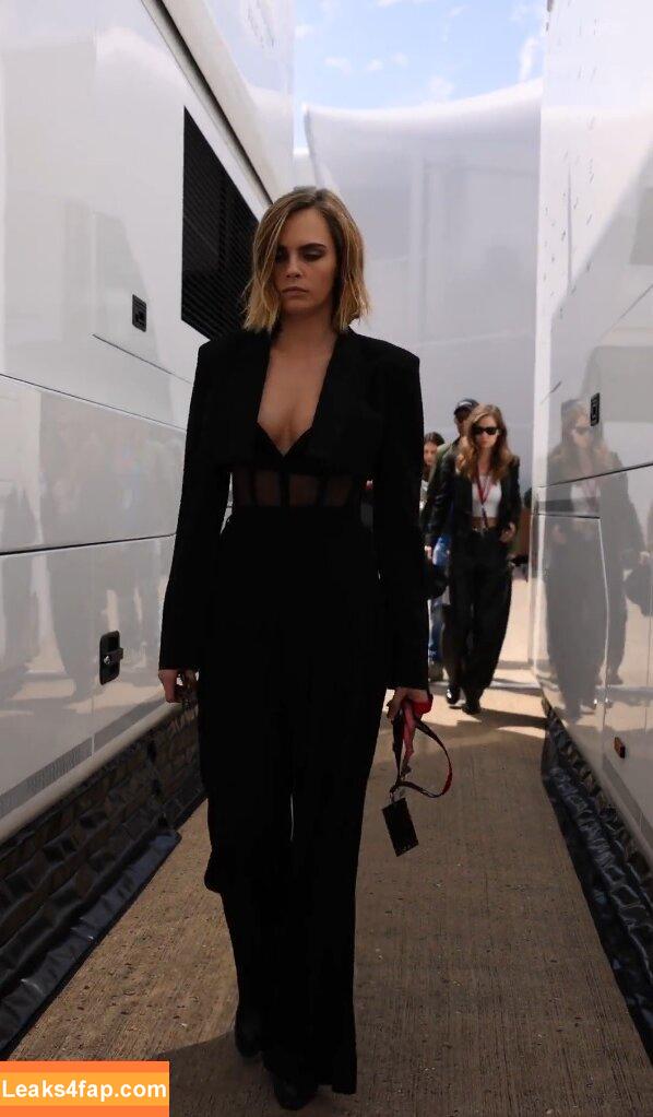 Cara Delevingne / CaraDelevingneOfficialPage / caradelevingne слитое фото фото #0657
