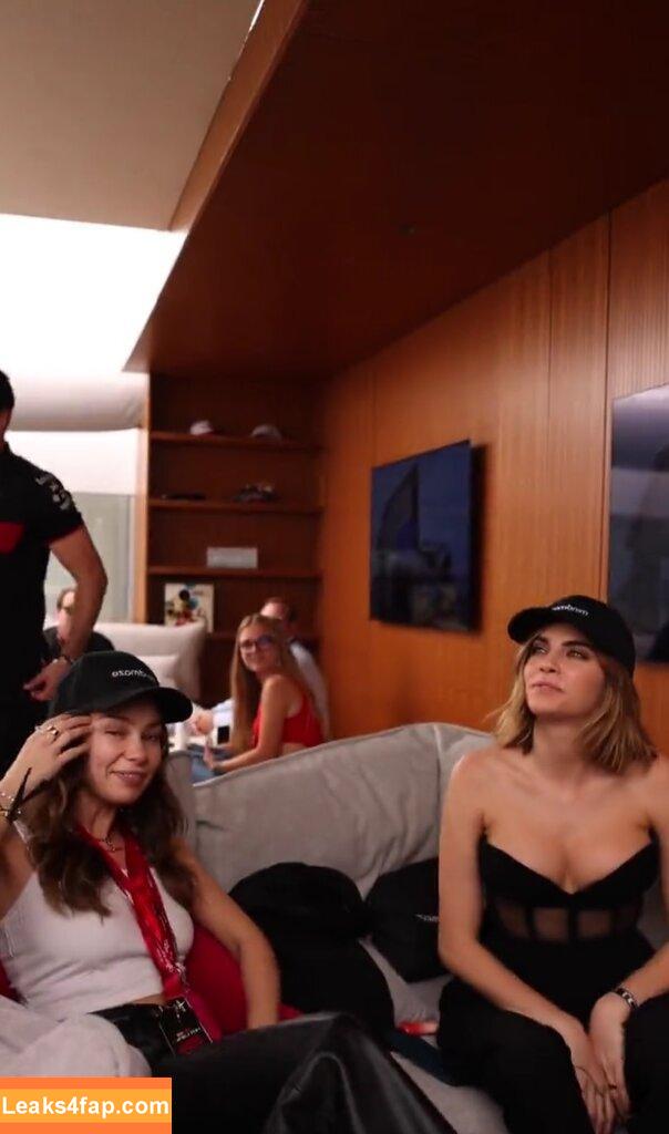 Cara Delevingne / CaraDelevingneOfficialPage / caradelevingne слитое фото фото #0670