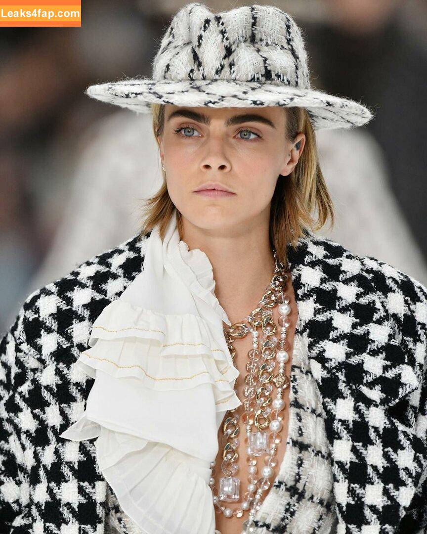Cara Delevingne / CaraDelevingneOfficialPage / caradelevingne слитое фото фото #0690