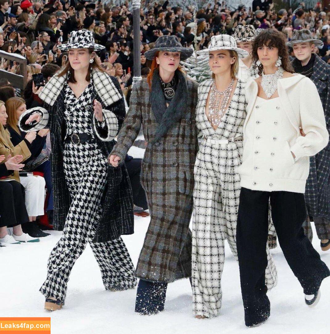 Cara Delevingne / CaraDelevingneOfficialPage / caradelevingne слитое фото фото #0692