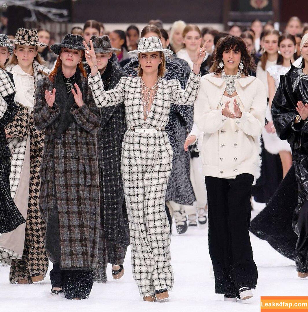 Cara Delevingne / CaraDelevingneOfficialPage / caradelevingne слитое фото фото #0693