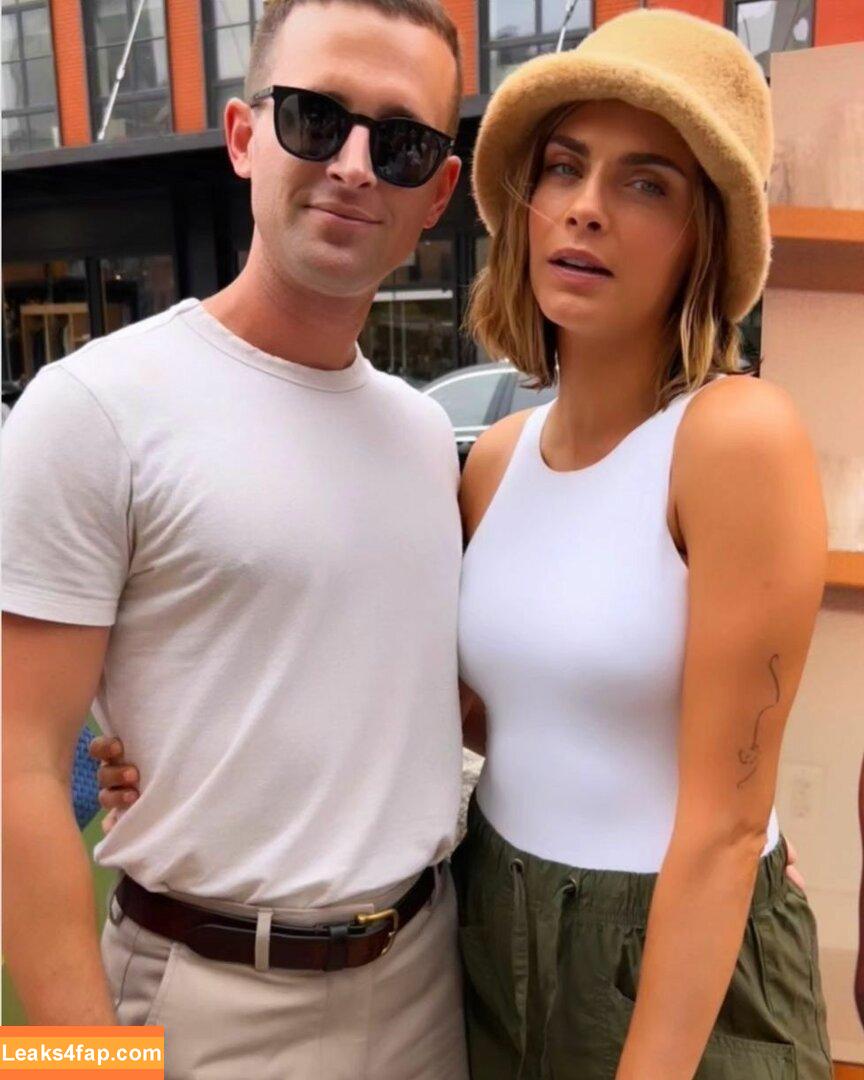 Cara Delevingne / CaraDelevingneOfficialPage / caradelevingne слитое фото фото #0723