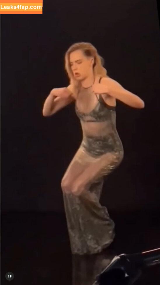 Cara Delevingne / CaraDelevingneOfficialPage / caradelevingne leaked photo photo #0741