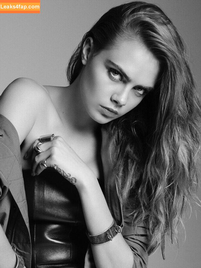 Cara Delevingne / CaraDelevingneOfficialPage / caradelevingne слитое фото фото #0772