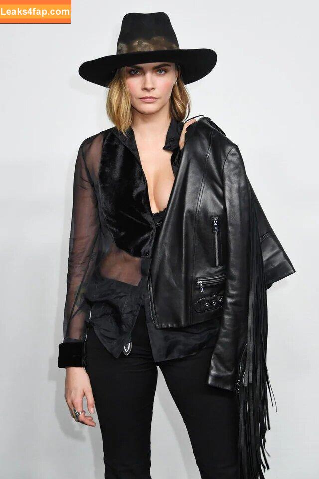 Cara Delevingne / CaraDelevingneOfficialPage / caradelevingne слитое фото фото #0778