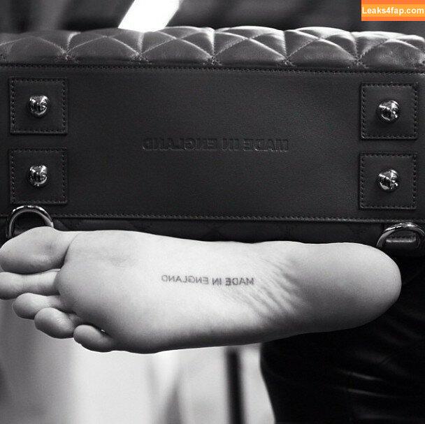 Cara Delevingne / CaraDelevingneOfficialPage / caradelevingne слитое фото фото #0784