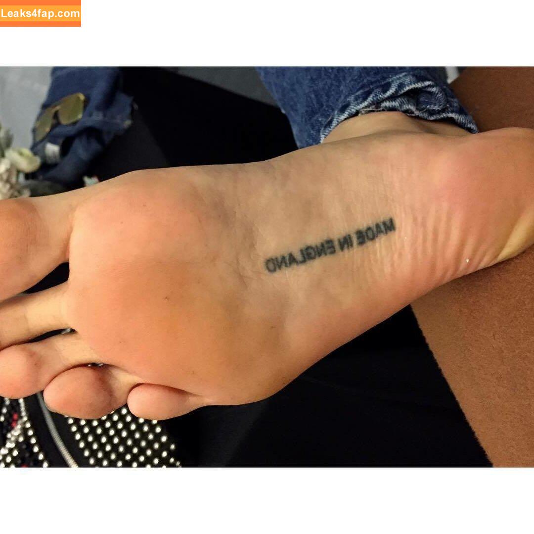 Cara Delevingne / CaraDelevingneOfficialPage / caradelevingne слитое фото фото #0791