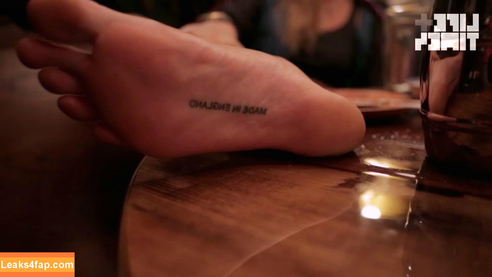 Cara Delevingne / CaraDelevingneOfficialPage / caradelevingne слитое фото фото #0794