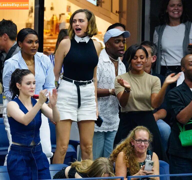 Cara Delevingne / CaraDelevingneOfficialPage / caradelevingne слитое фото фото #0796