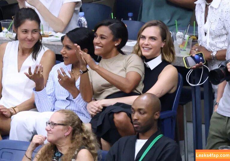 Cara Delevingne / CaraDelevingneOfficialPage / caradelevingne слитое фото фото #0799