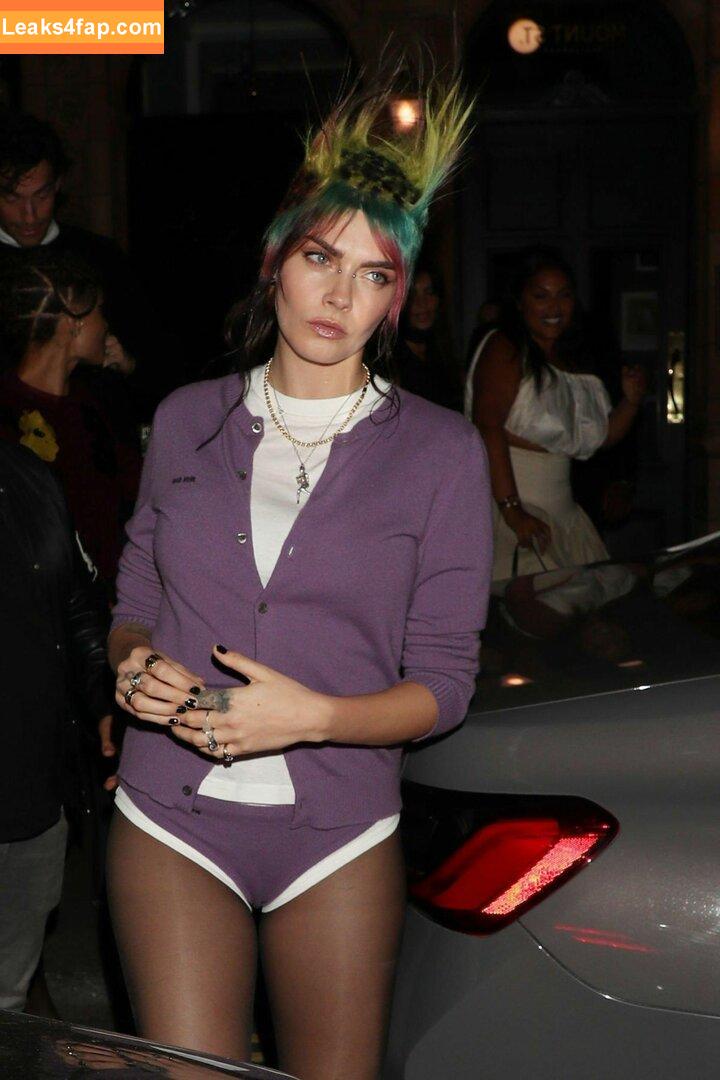 Cara Delevingne / CaraDelevingneOfficialPage / caradelevingne слитое фото фото #0812