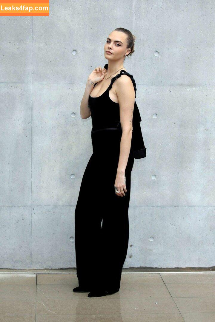 Cara Delevingne / CaraDelevingneOfficialPage / caradelevingne слитое фото фото #0838