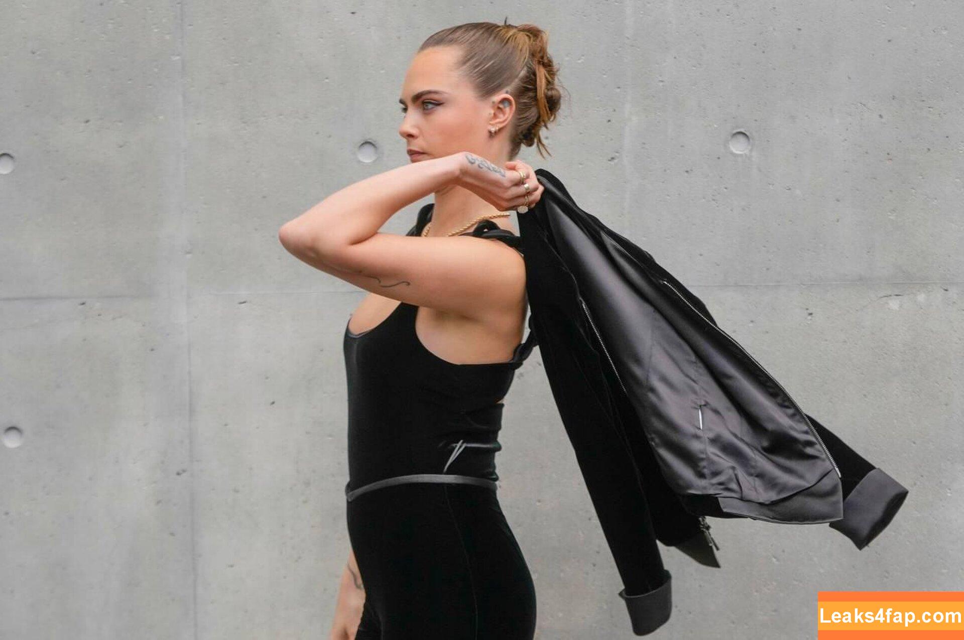 Cara Delevingne / CaraDelevingneOfficialPage / caradelevingne слитое фото фото #0844