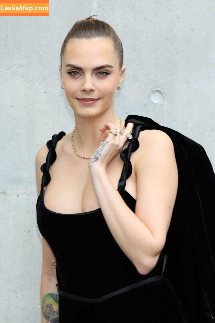 Cara Delevingne / CaraDelevingneOfficialPage / caradelevingne слитое фото фото #0845